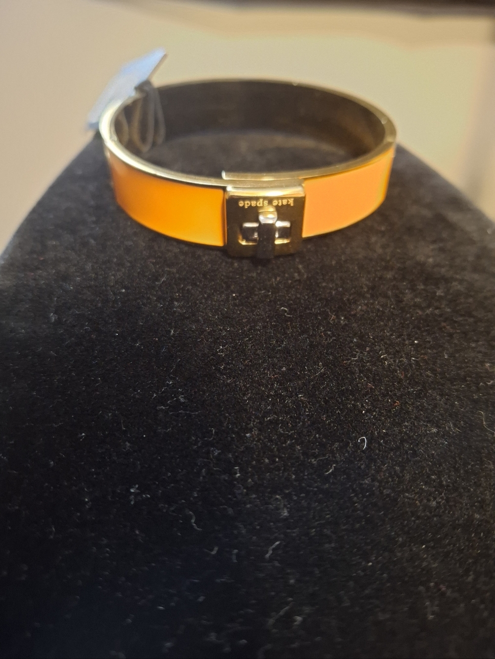Kate Spade New York Phoebe Enamel Turnlock Bangle NWT - Picture 13 of 14